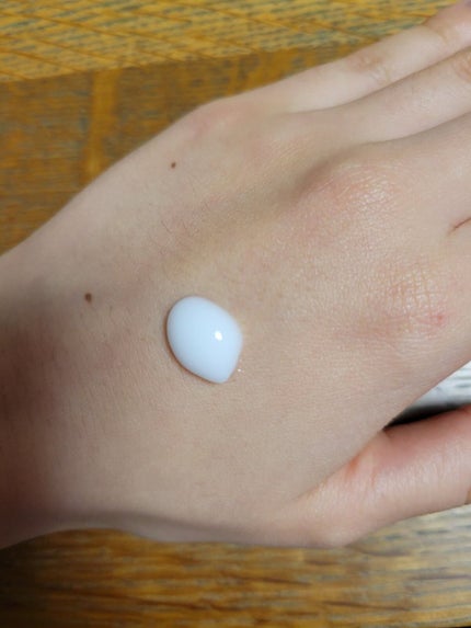 ハンドベール プレミアムモイストミルク/メンソレータム/ハンドクリームを使ったクチコミ(3枚目)