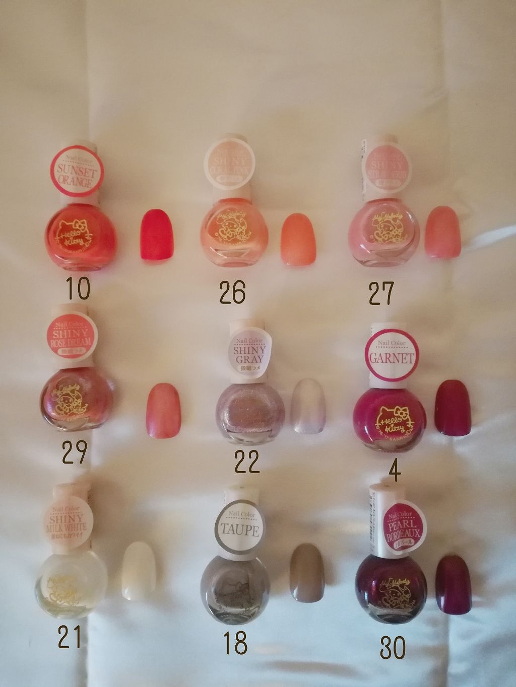 DAISO サンリオネイルのクチコミ「匂いが気にならないネイル！👁👁✨

🦌❤ダイソー サンリオ ネイル

発色★★★★☆
物によっ.....」（2枚目）