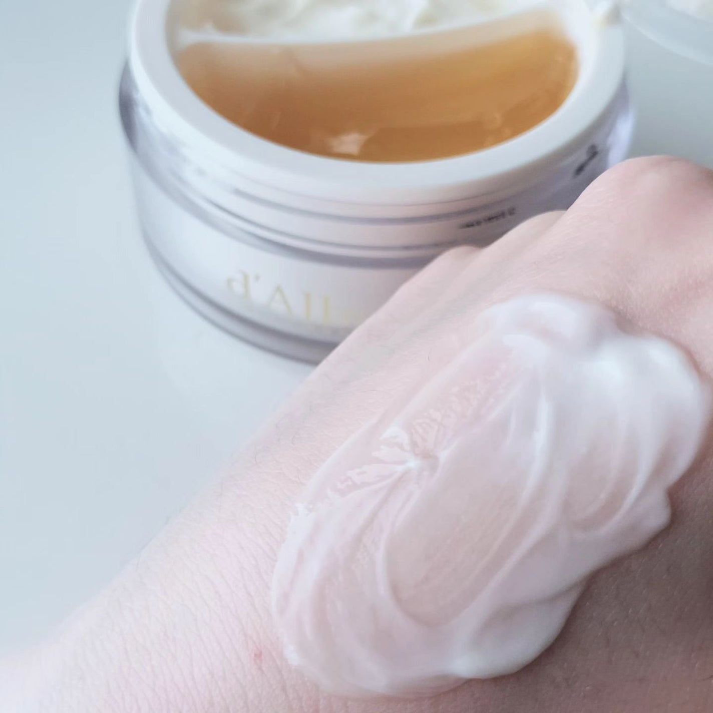 ホワイトトリュフダブルセラムアンドクリーム/ダルバ/フェイスクリームを使ったクチコミ(5枚目)