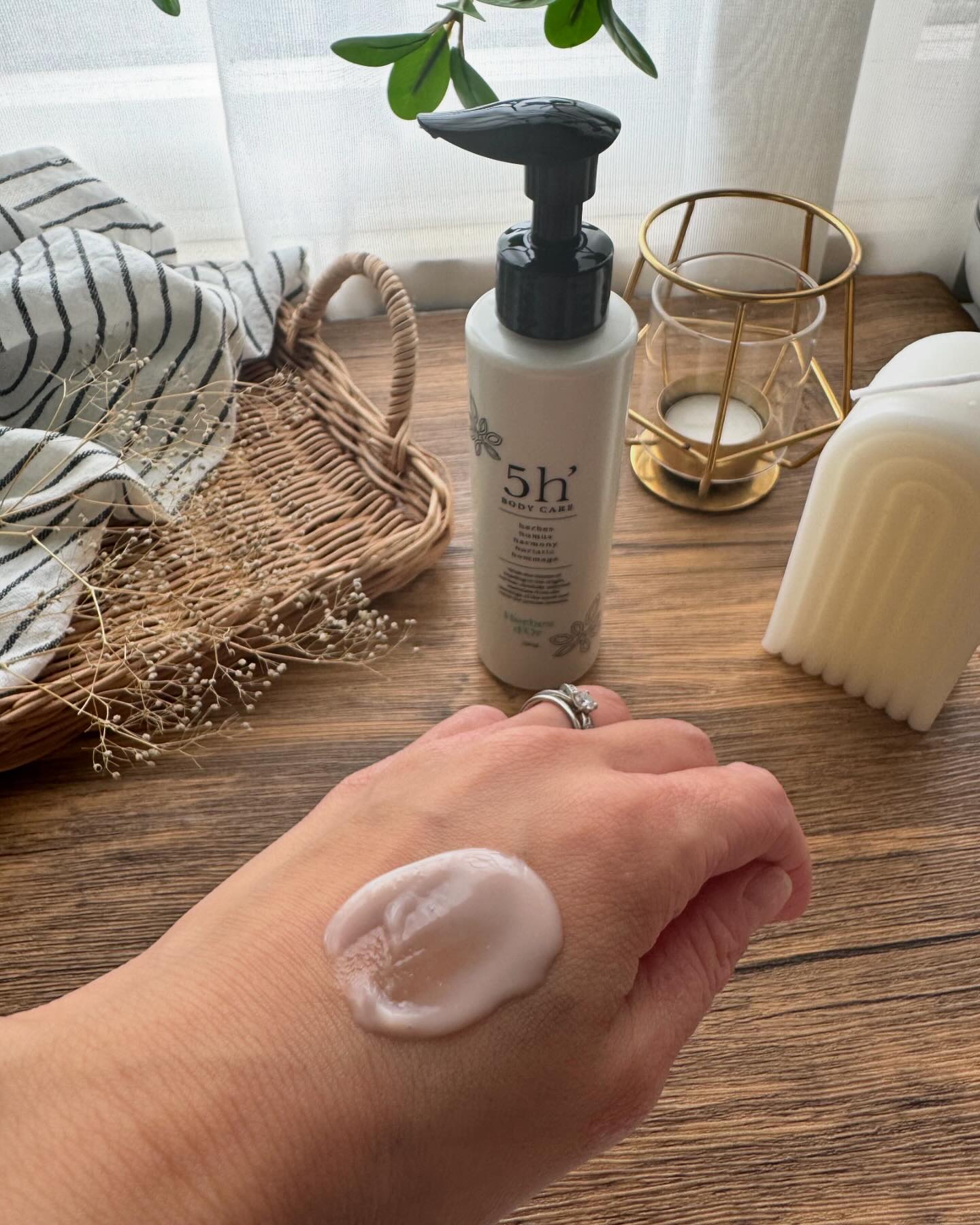 ５ｈ’サンクアッシュ/ATSEL/ボディクリームを使ったクチコミ（3枚目）