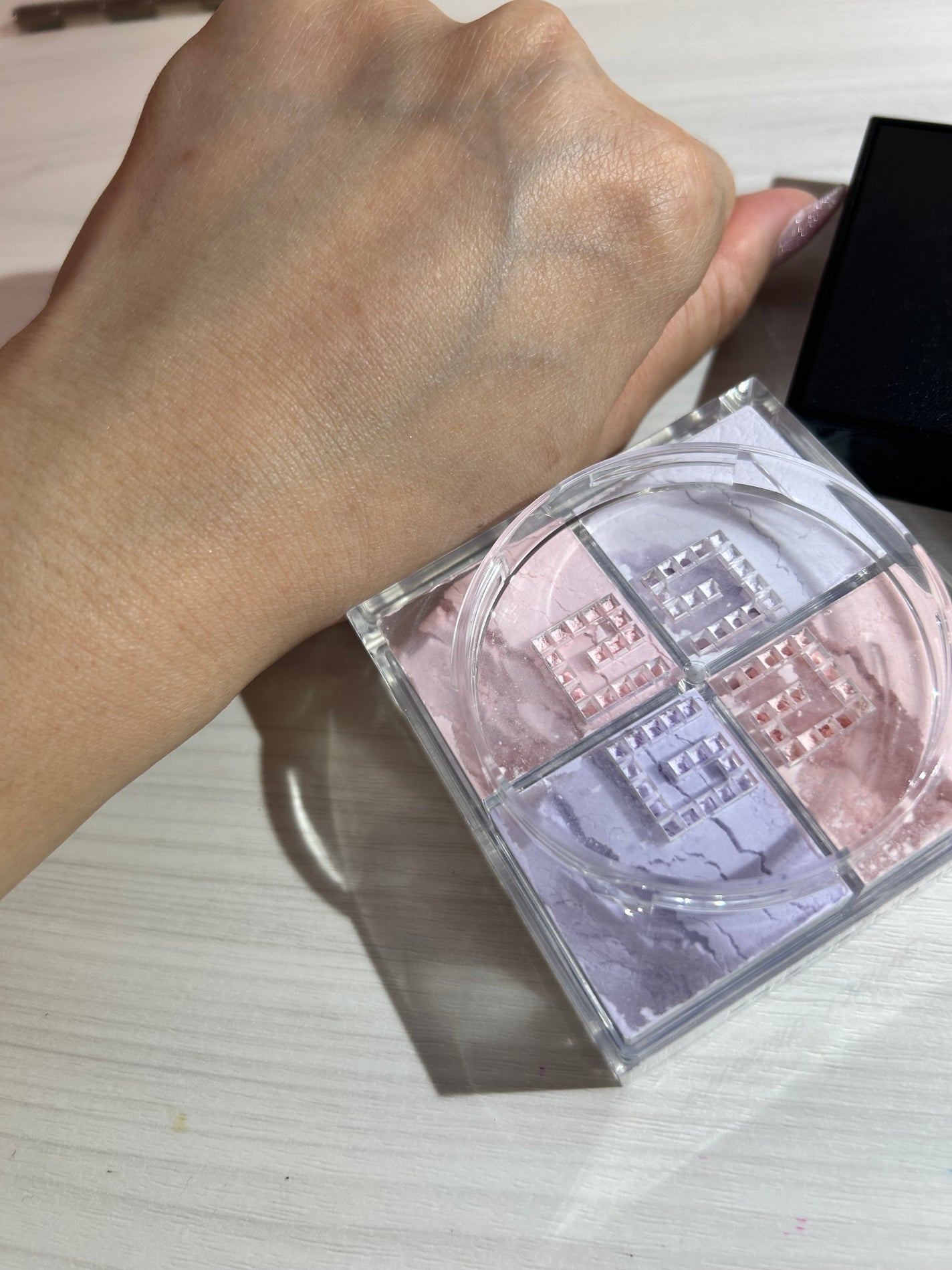 プリズム・リーブル/GIVENCHY/ルースパウダーを使ったクチコミ(5枚目)