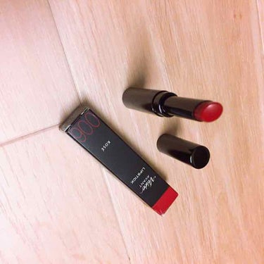 ずっと愛用しているヴィセアバンのリップスティック006番💄

最近発売してるリップは赤でもローズっぽかったり、ピンク目強かったりしてて気にいるのがないので、まだこちら使ってます笑

いつ発売したかはもう