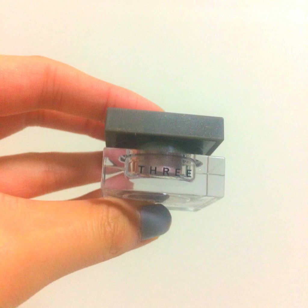 シマリング カラー ヴェール/THREE/単色アイシャドウを使ったクチコミ（1枚目）