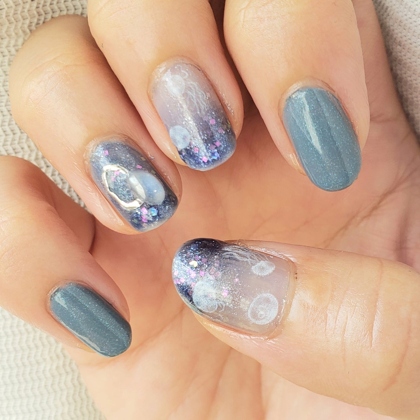 土木系おねいさん on LIPS 「今日はクラゲネイル!ダイソーで見つけたシールを早く使いたくて(..」(2枚目)