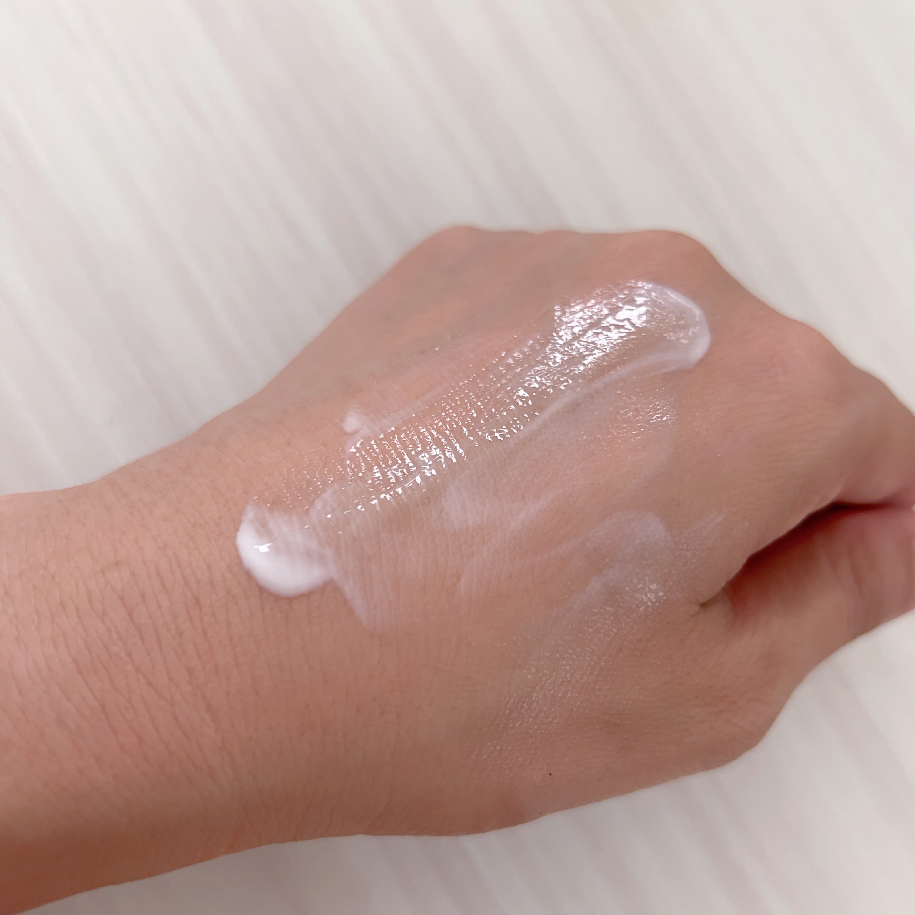 ウォーターメロン パンチ カミング サンスクリーン / スイカサンクリーム / SPF 50+ PA++++  /ビューランチ/日焼け止めクリームを使ったクチコミ（3枚目）