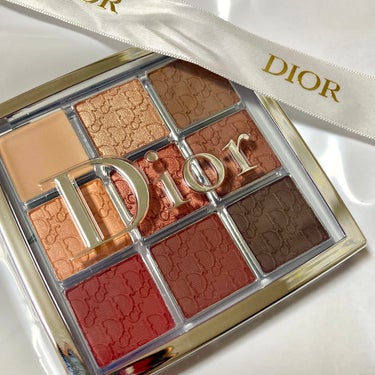 ○Dior (ディオール)
   バックステージアイパレット 003

・パーソナルカラーは診断をして、自分がイエベ秋という事が分かったので、店員さんにこのパレットをおすすめしてもらい購入しました👀🩷
