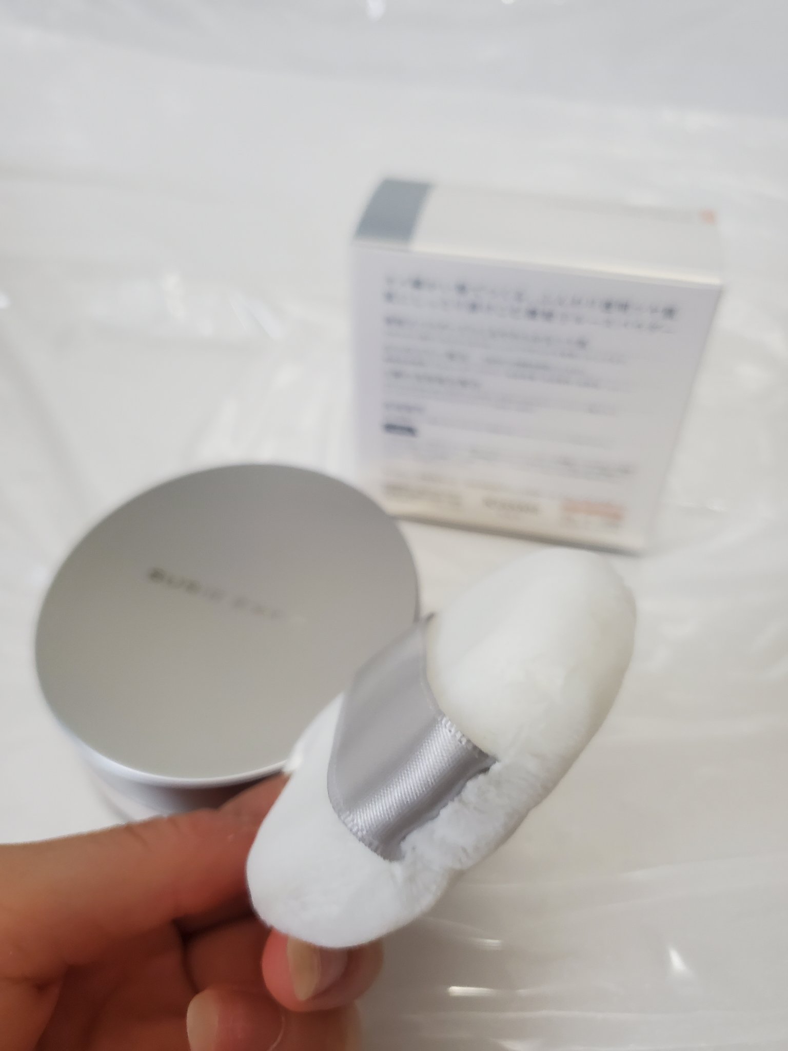 スージー エキスパート マイクロエアリーパウダーＦ/SUSIE N.Y./ルースパウダーを使ったクチコミ（3枚目）