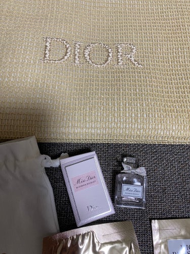 スルシィル プードル/Dior/アイブロウペンシルを使ったクチコミ（4枚目）