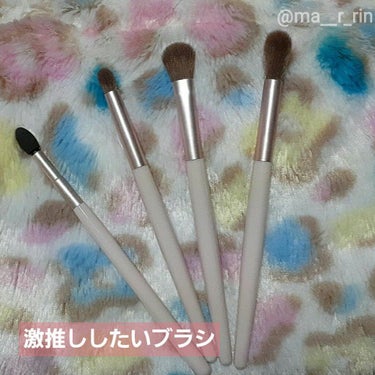 

いいねをくださった皆様、本当にありがとうございます🙌💕


💞AC MAKEUP  ACスマッジブラシ  ￥110(税込)
     右から✫ブレンディングブラシ
                 