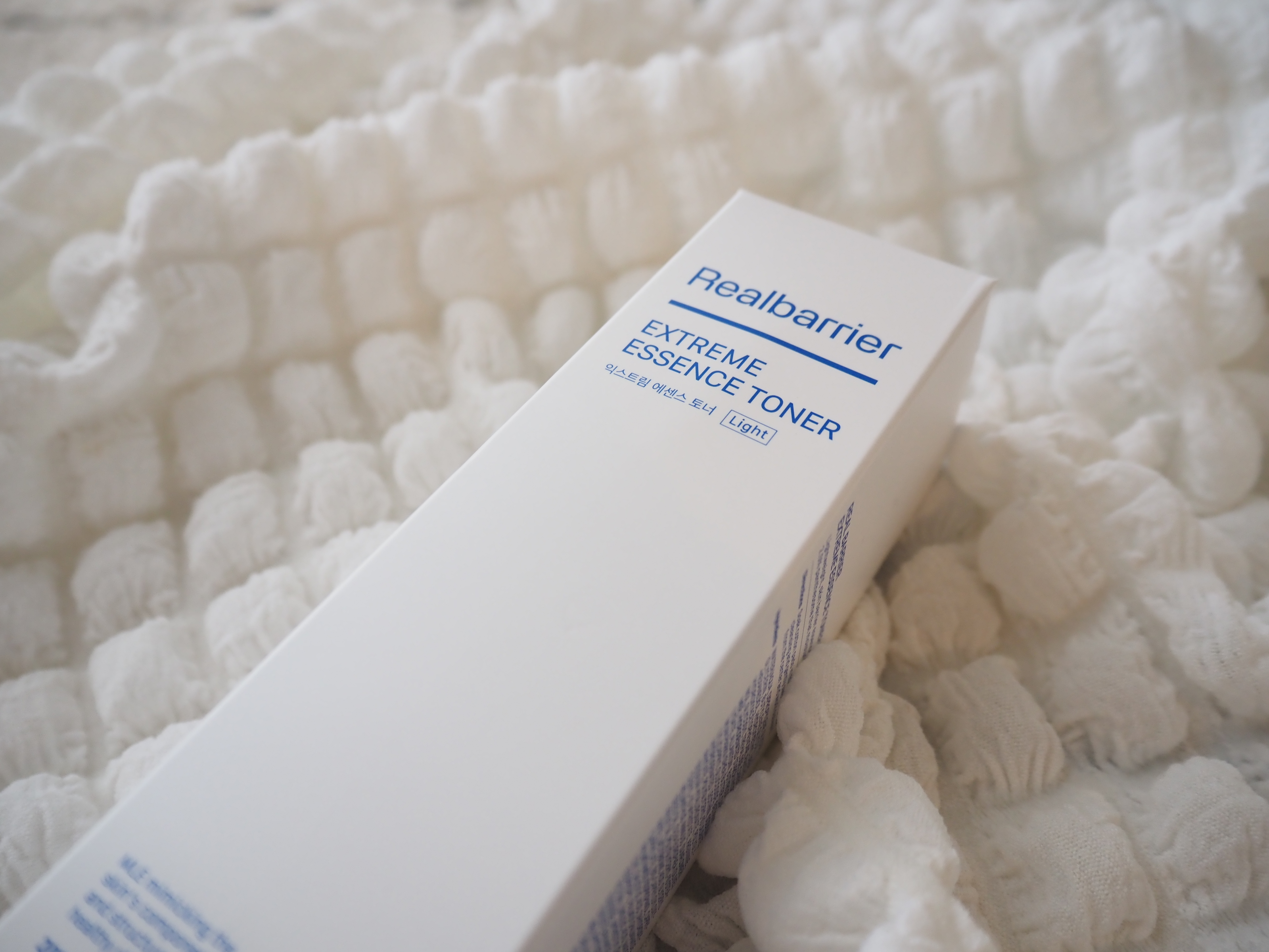 Real Barrier エクストリームエッセンストナーライトのクチコミ「クリームと一緒にエクストリームエッセンストナーライトも使ってみました。

美容液と化粧水の機能.....」（3枚目）