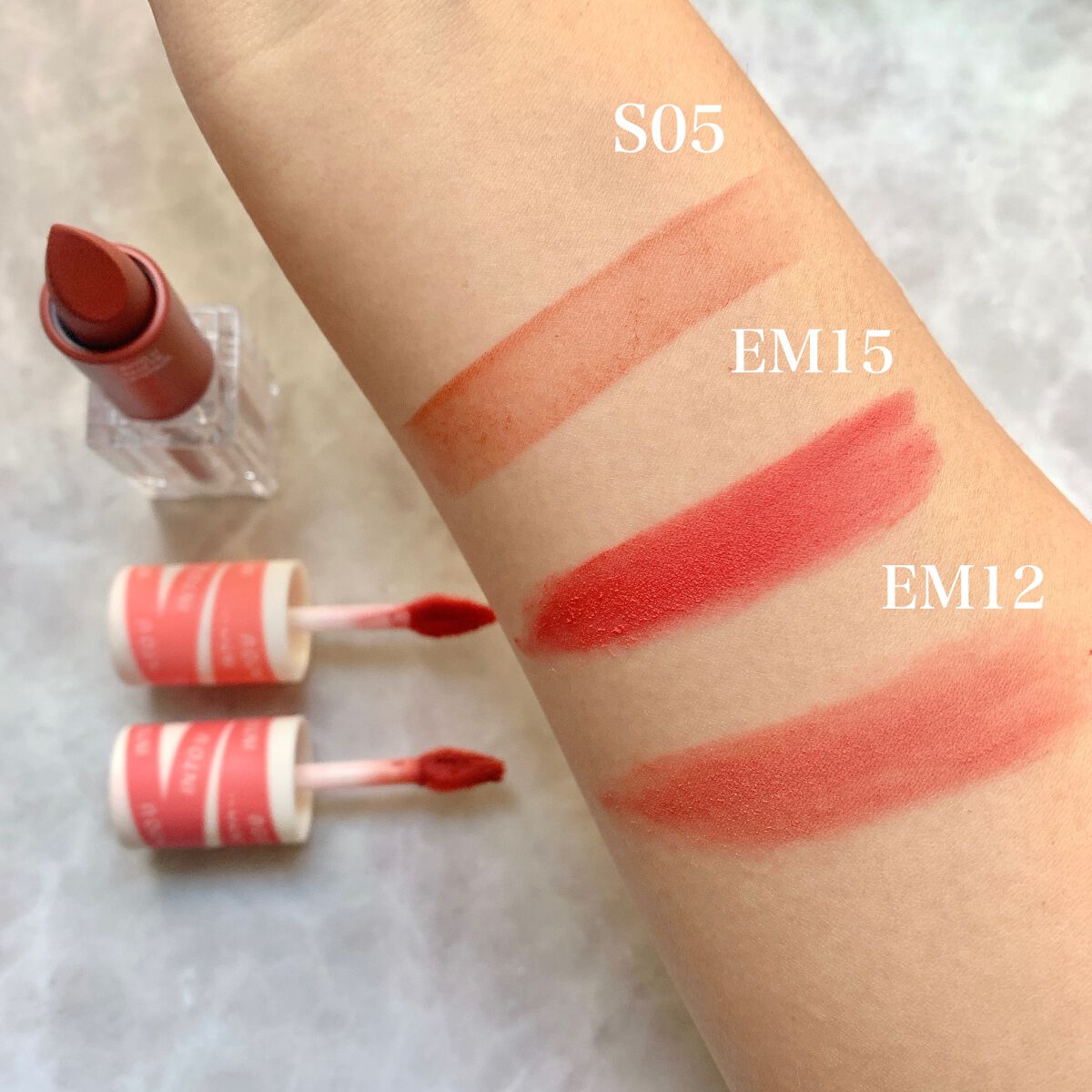 フェザーマットリップスティック/INTO U/口紅を使ったクチコミ（2枚目）