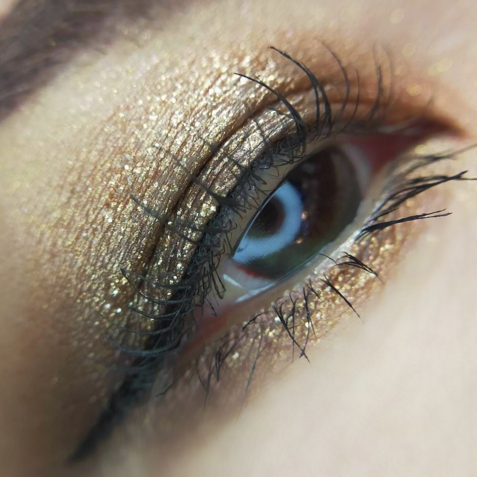 ダズルシャドウ リキッド/M・A・C/リキッドアイシャドウを使ったクチコミ（2枚目）