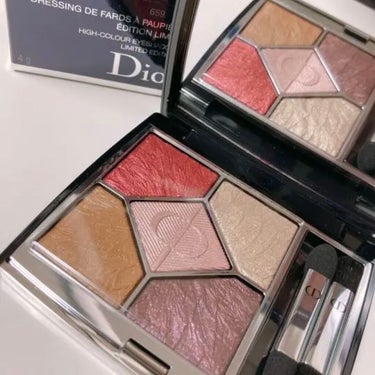 Dior｜サンク クルール クチュール｜限定色｜659｜アーリーバード｜

￣￣￣￣￣￣￣￣￣￣￣￣￣￣￣￣￣￣￣￣￣￣

頂きものなのですが、さすがDiorですね…圧倒的な高級感と色づきの良さでした…