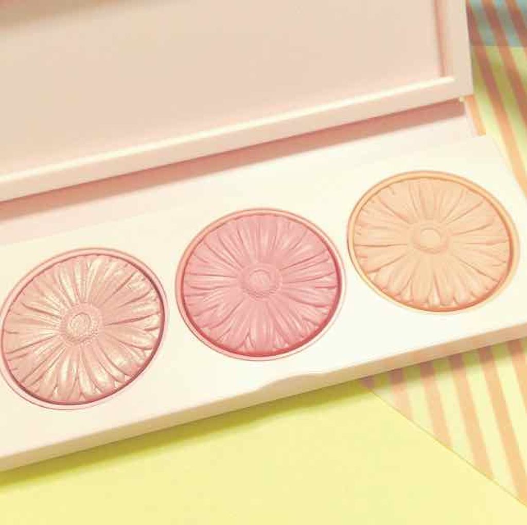 チーク ポップ オン ザ グロウ トリオ パレット/CLINIQUE/パウダーチークを使ったクチコミ(2枚目)