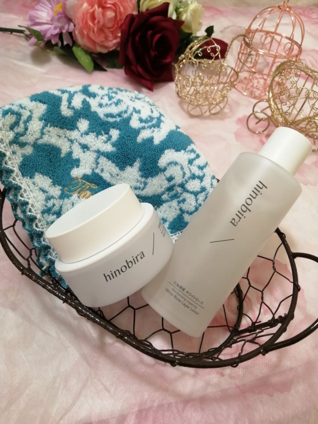 @popa.paris
@hinobira
さんより、ホワイトローズレイヤー化粧水とホワイトローズレイヤークリームが届いたのでさっそく使ってみました♥️♪

化粧水は使い心地はさらっとしていますが、しっかりと保湿できてローズの香りで癒されま