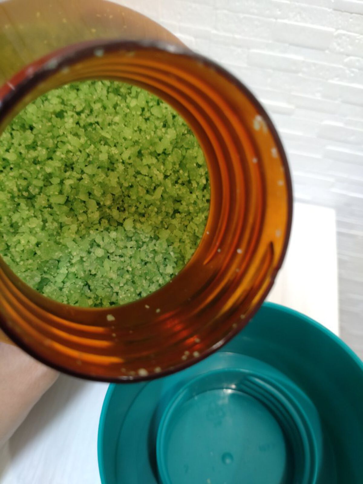 クナイプ バスソルト ユーカリの香り 850g【旧】/クナイプ/無機塩系入浴剤を使ったクチコミ（2枚目）