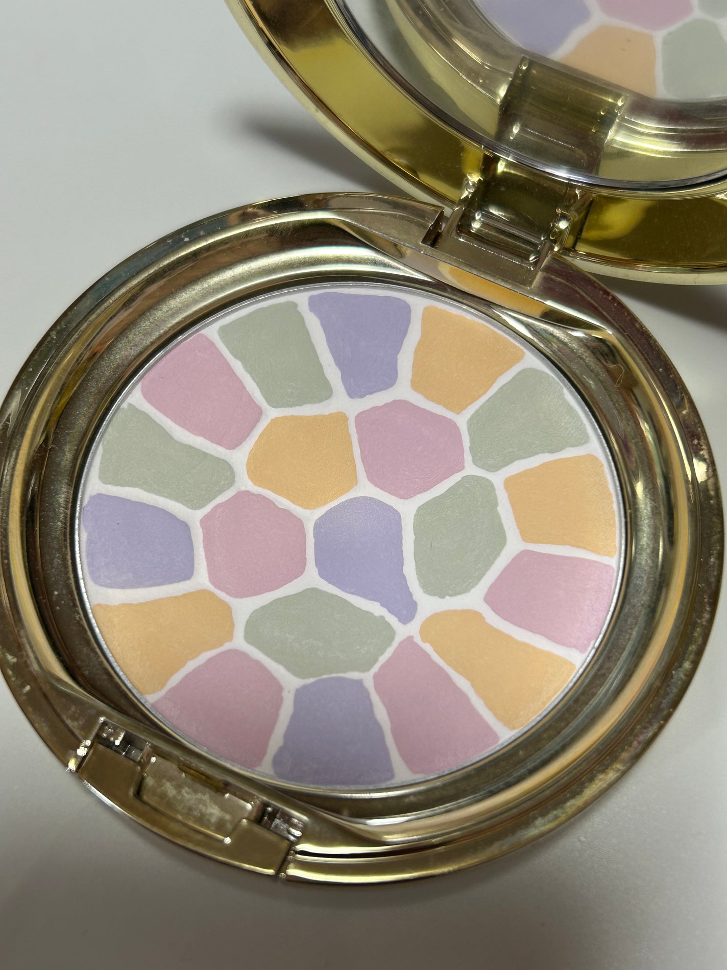 ラ プードル オートニュアンス/Elégance/プレストパウダーを使ったクチコミ(2枚目)