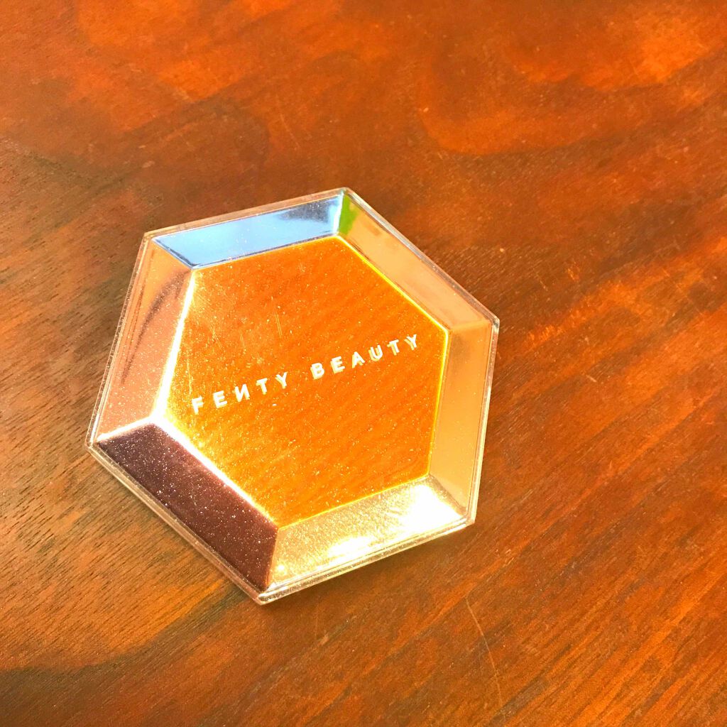 DIAMOND BOMB/FENTY BEAUTY BY RIHANNA/パウダーハイライトを使ったクチコミ(2枚目)