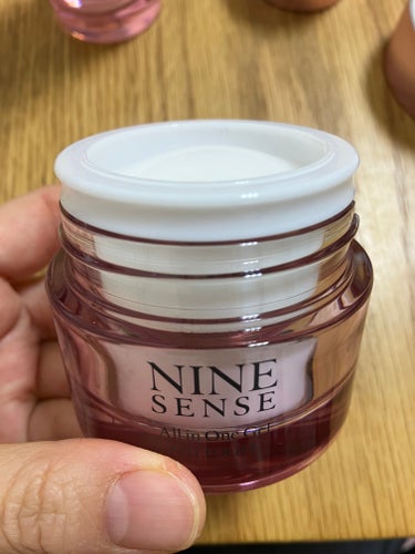 NINE SENSE PHYTOLIFT ナインセンス オールインワンジェルのクチコミ「プルプルのジェルが気持ちよく、
時短でサッと済ませられるのが
助かります。
つけた後は肌がサラ.....」（1枚目）