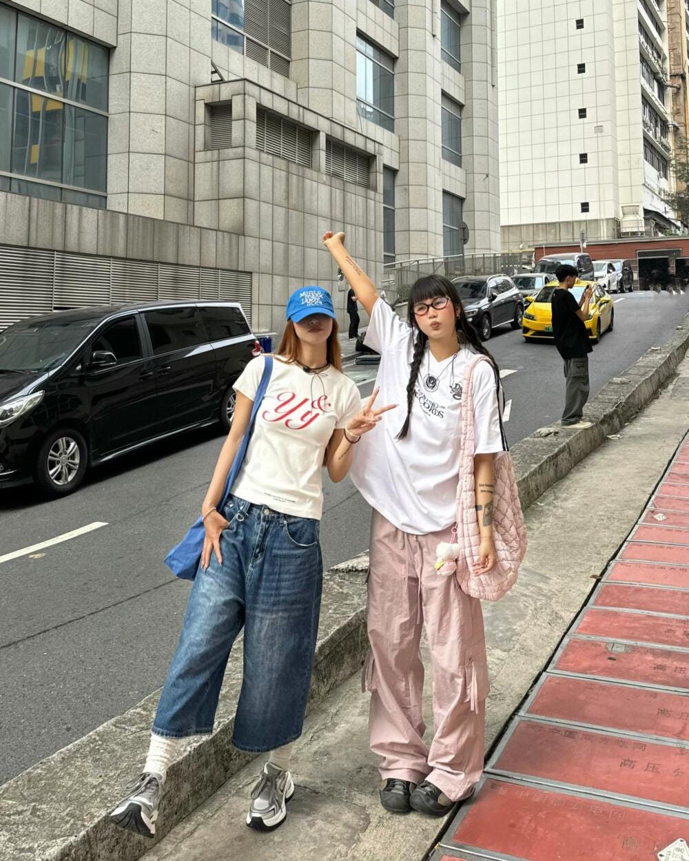 ひとみ on LIPS 「Thefriendshipthatcomeswhencalle..」(2枚目)