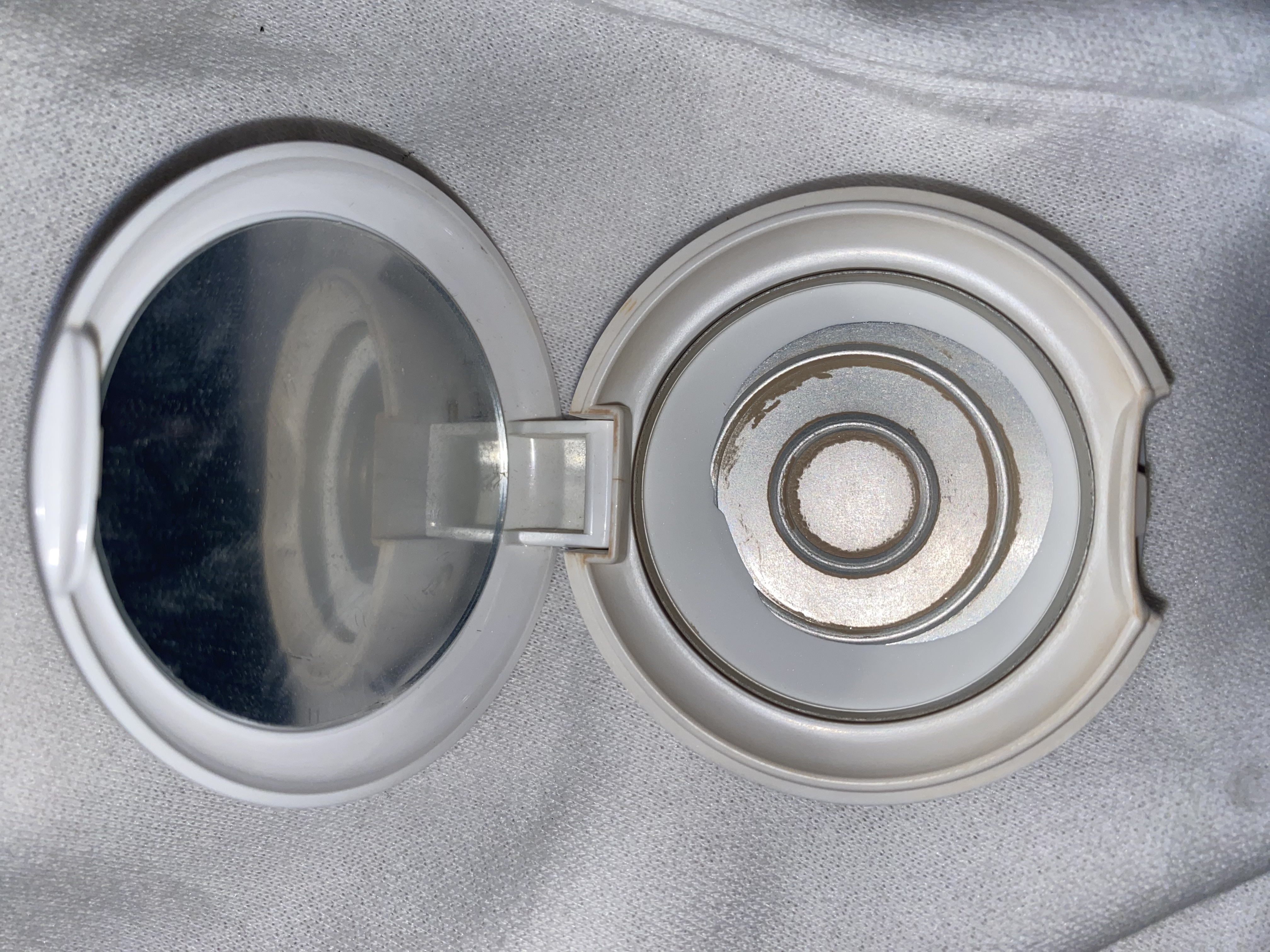 エアリーポット プレストパウダー/MISSHA/プレストパウダーを使ったクチコミ（2枚目）