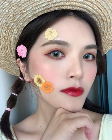 Mickeywong on LIPS 「It’saspringflowermakeup🌼eyeshad..」（2枚目）