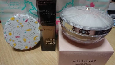 普段はMaquillage のベースにクラブのエアリータッチをさっと塗るだけ！ケイトのファンデを使う時は最後にJILLSTUARTのルースを軽くはたいておしまい！