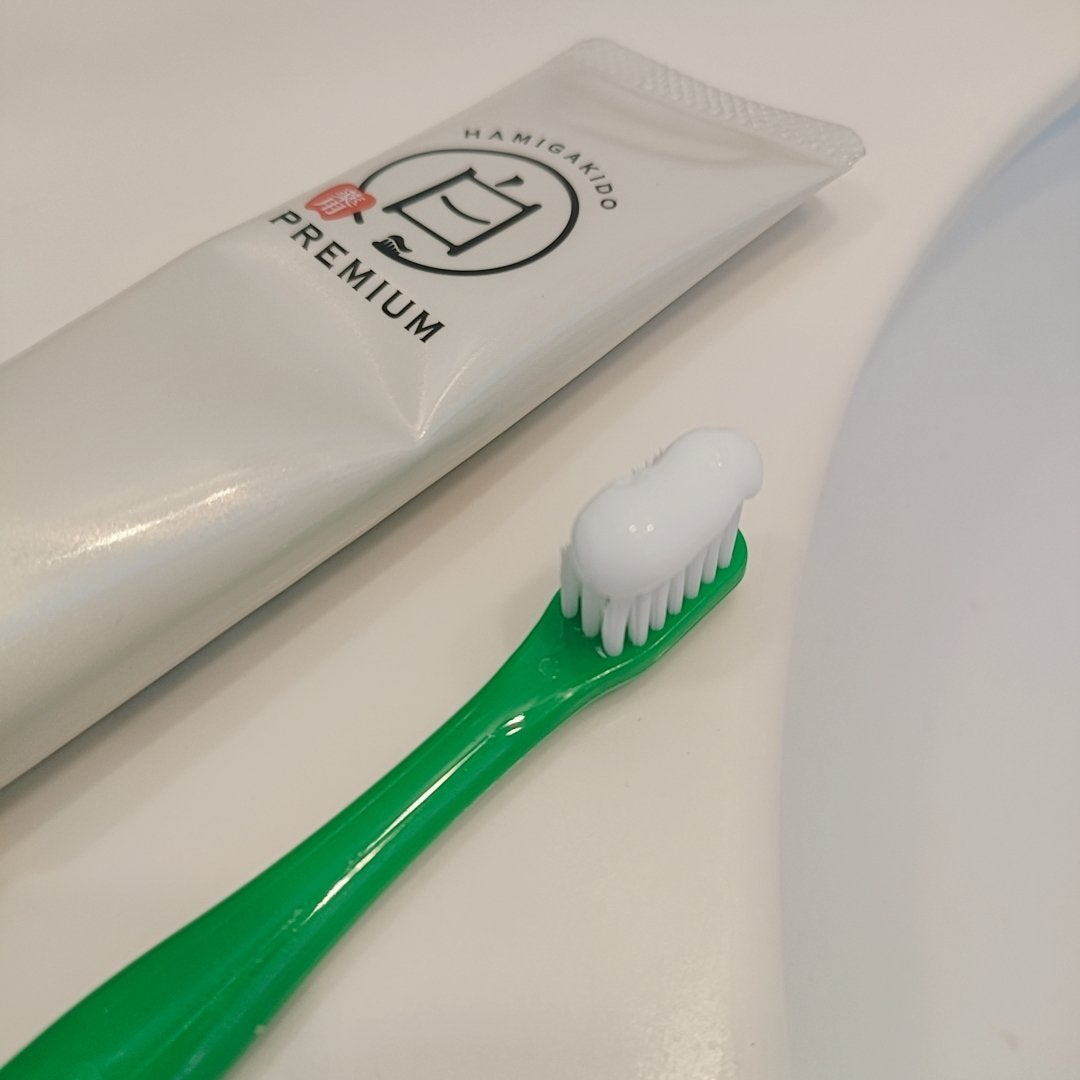歯磨き堂 薬用ホワイトニングペースト プレミアム/歯磨き堂/歯磨き粉を使ったクチコミ(2枚目)