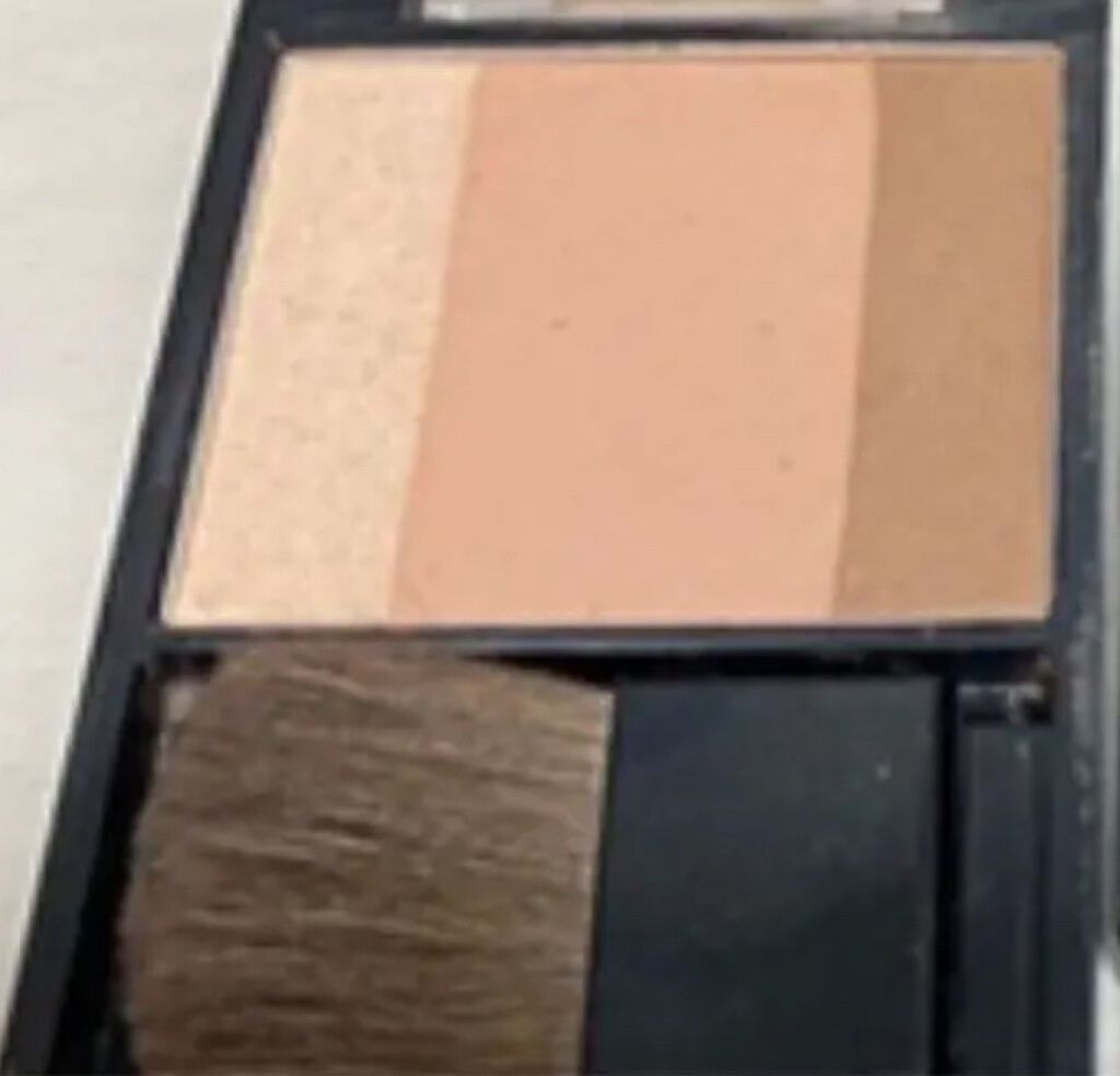 スリーインワン モデリングフェイスブラッシュ/リンメル ロンドン/パウダーチークを使ったクチコミ（1枚目）