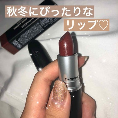 MAC   リップスティック
〈スパイクイットアップ〉


私マックのリップのイメージってパキッとしたクレヨンみたいなマットリップのイメージだったんですけど、このリップは一度塗りだと結構薄い発色なんです