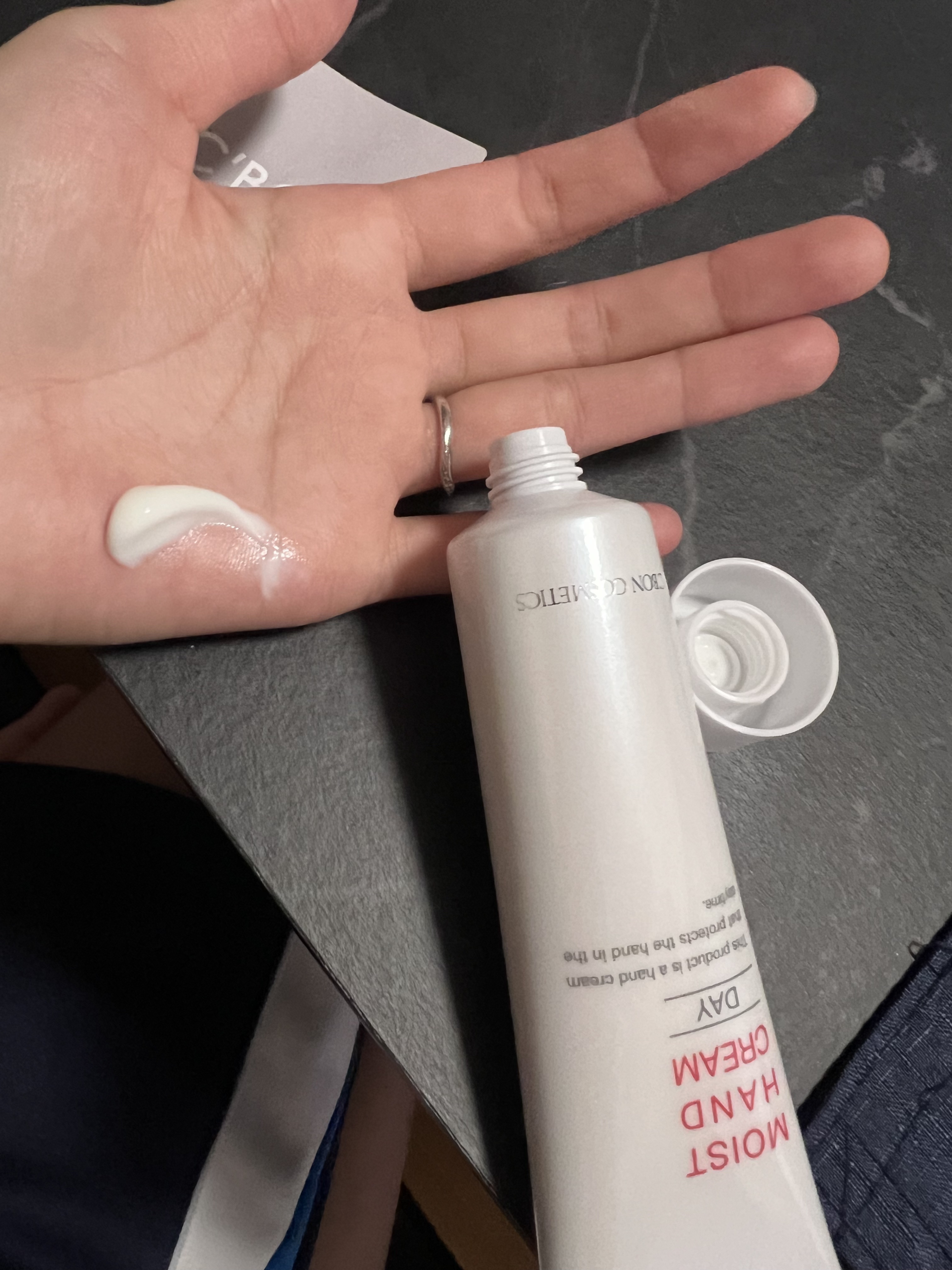 シーボン モイストハンドクリーム/シーボン．/ハンドクリームを使ったクチコミ（3枚目）