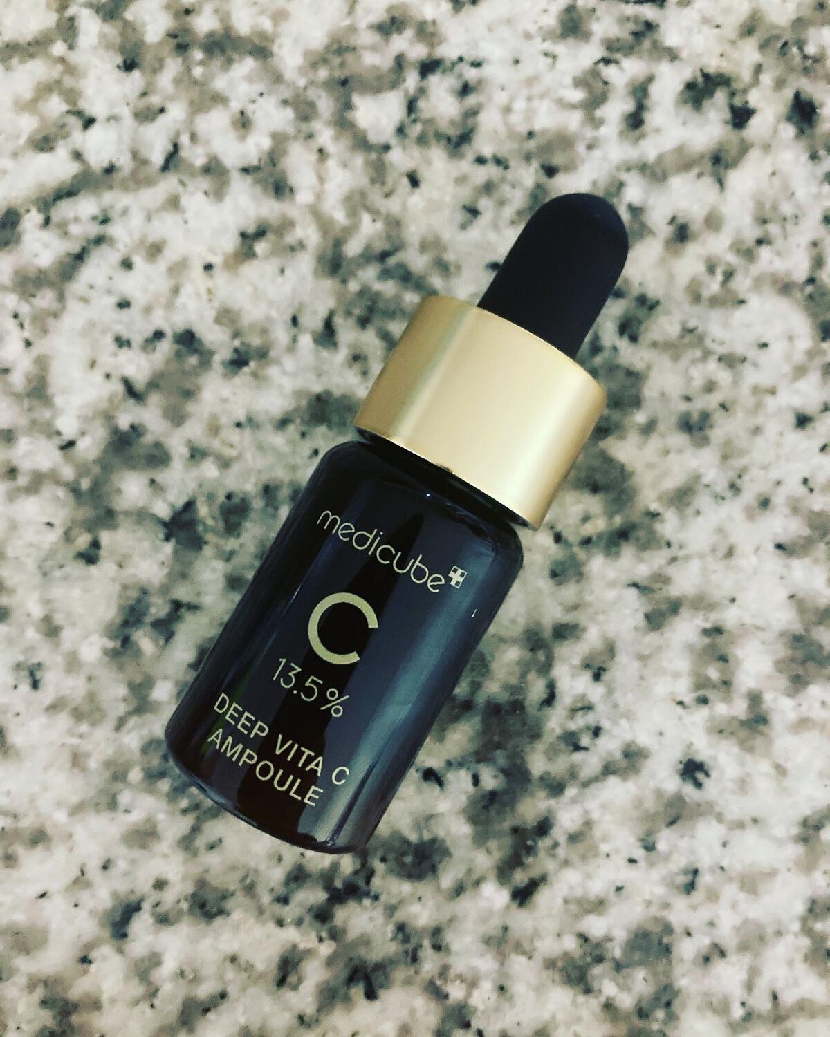 ディープビタCアンプル/MEDICUBE/美容液を使ったクチコミ(2枚目)