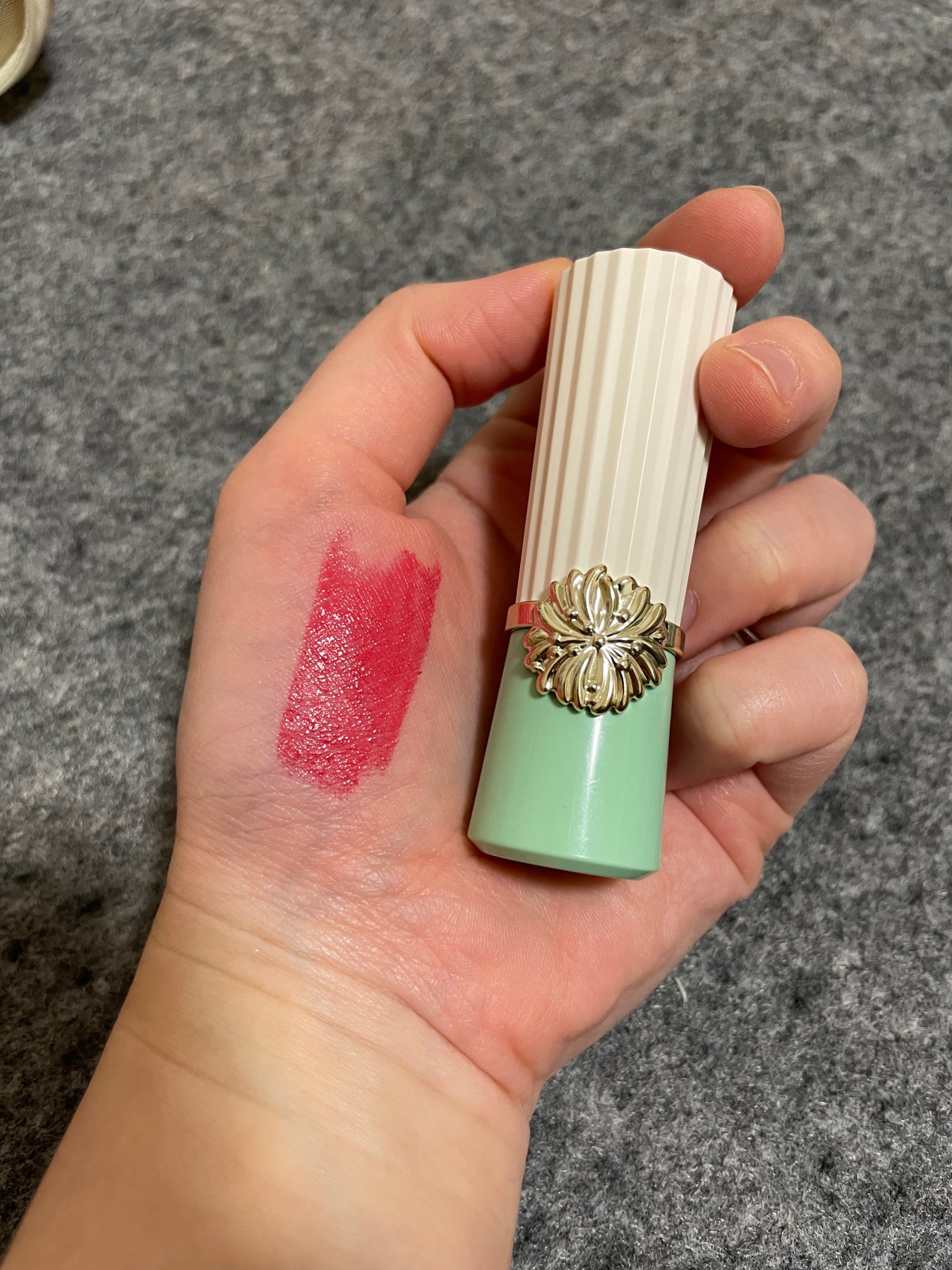 リップスティック/PAUL & JOE BEAUTE/口紅を使ったクチコミ(1枚目)