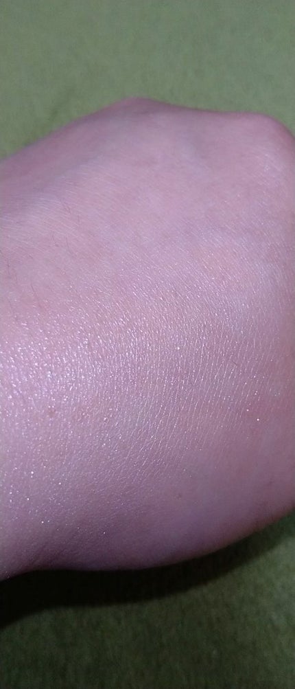 パールグロウニュアンサー/CEZANNE/パウダーハイライトを使ったクチコミ(3枚目)