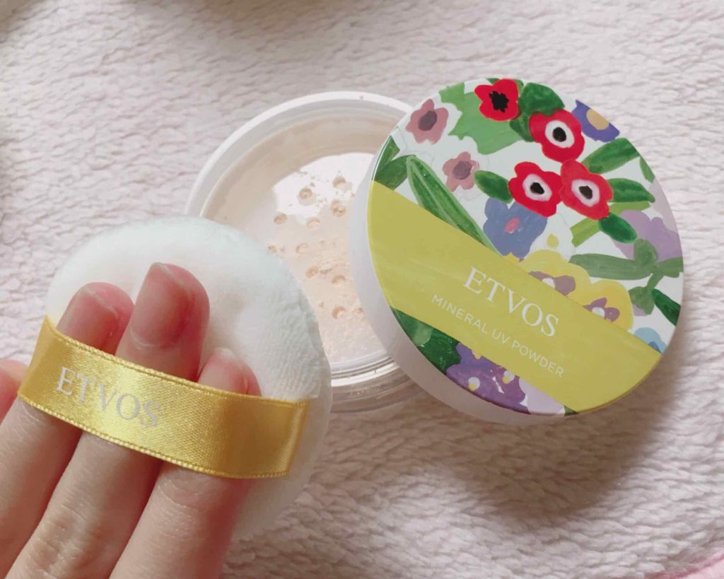 ミネラルUVパウダー／SPF50・PA++++/エトヴォス/ルースパウダーを使ったクチコミ（2枚目）