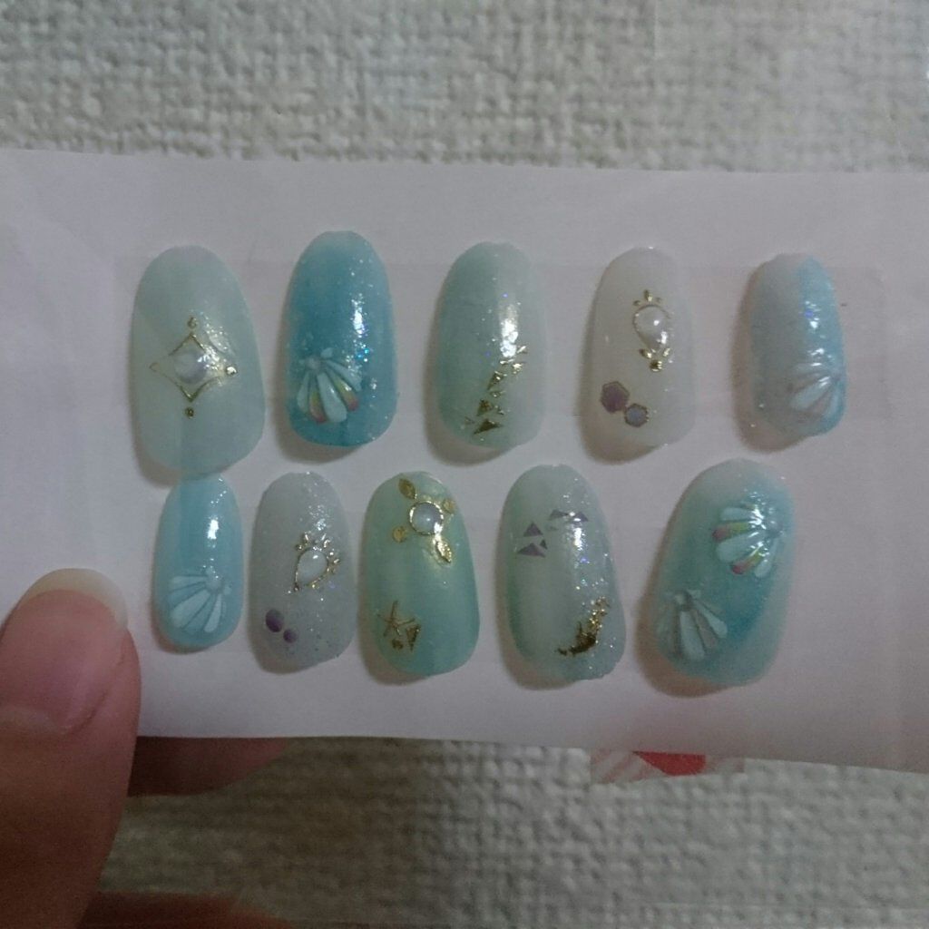 モンステラ on LIPS 「マーメイドネイル人魚姫のイメージネイル✨その時の思いつきとかで..」(1枚目)