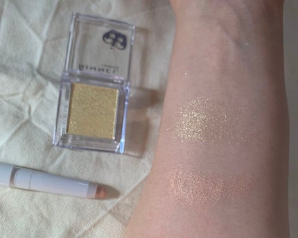 プリズム パウダーアイカラー/リンメル ロンドン/単色アイシャドウを使ったクチコミ(1枚目)