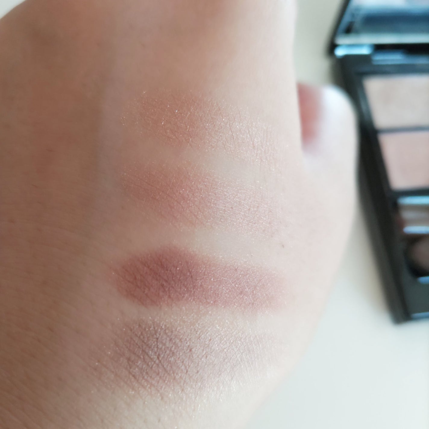 ミネラルクラッシィシャドー/エトヴォス/アイシャドウパレットを使ったクチコミ(3枚目)