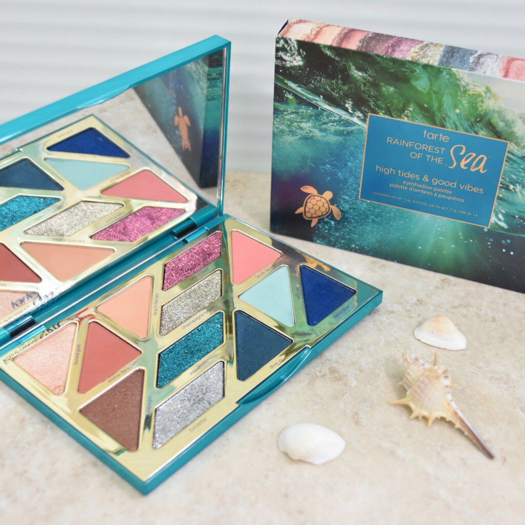 tarte Rainforest of the Seaのクチコミ「人魚姫のアイシャドウパレット。

まるで海からの贈り物のようなパッケージとカラーバリエーション.....」（1枚目）
