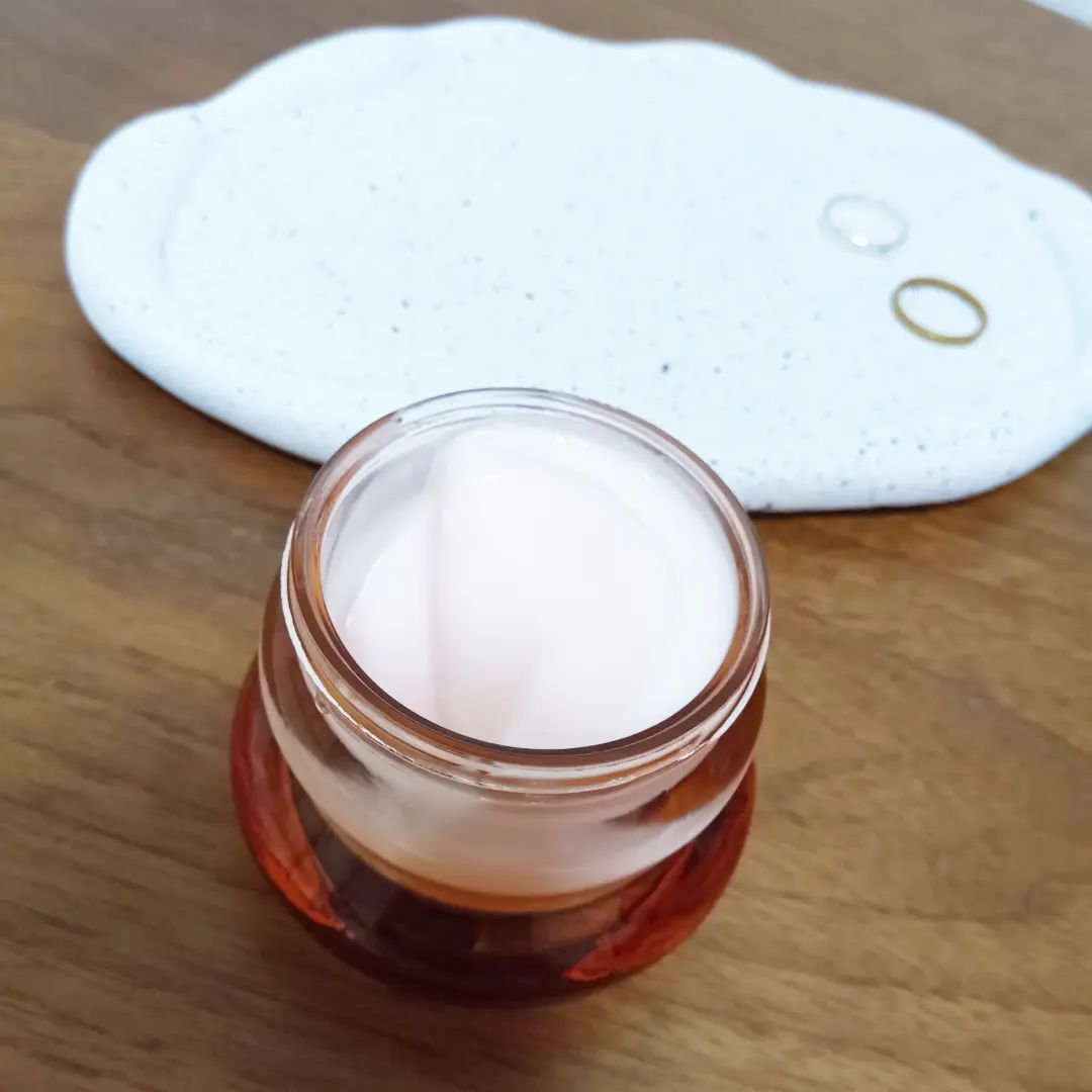 桃顔純潤　クリーム＆フェイスベース/花西子/化粧下地を使ったクチコミ（2枚目）