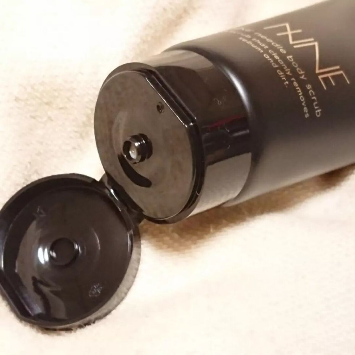 ニードルボディスクラブ/NNE/ボディスクラブを使ったクチコミ(3枚目)