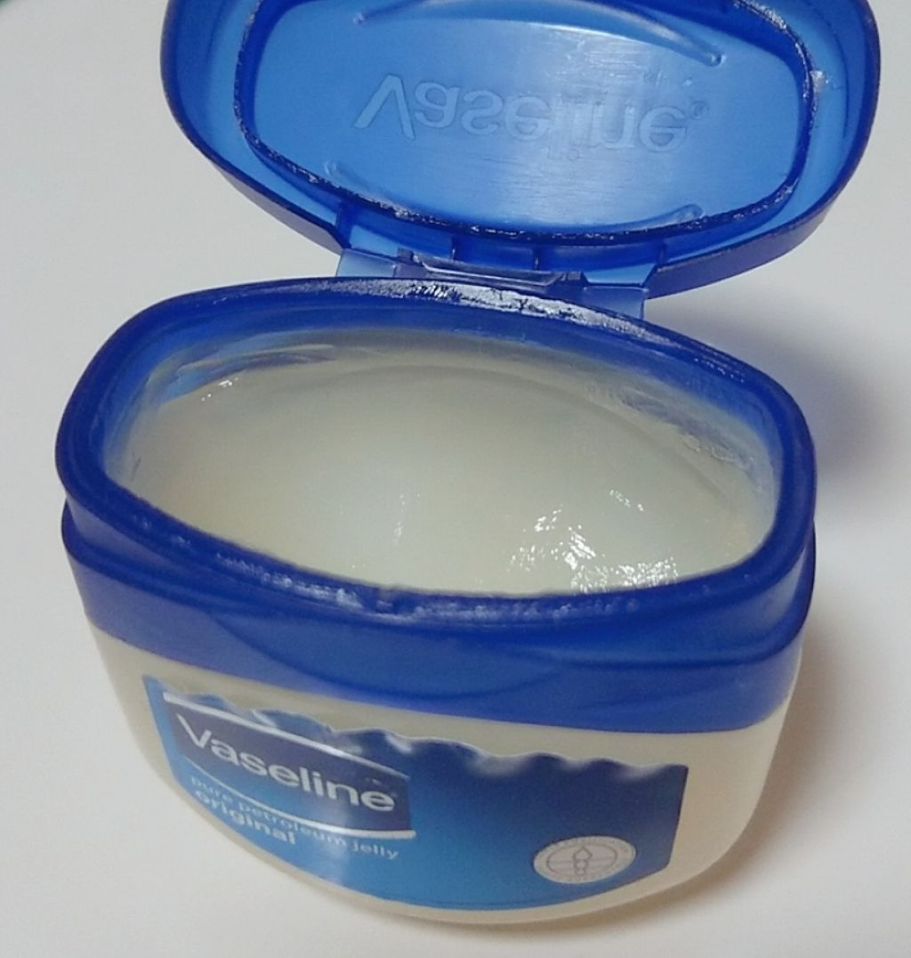 オリジナル ピュアスキンジェリー ヴァセリンの口コミ ワセリンの独特な臭いがします かなりこってりしたテクスチャーで 保湿性は抜群です By むぎ 混合肌 10代後半 Lips オリジナル ピュアスキンジェリー ヴァセリンの口コミ ワセリンの独特な臭いがします かなりこってりしたテクスチャーで 保湿性は抜群です By むぎ 混合肌 10代後半 Lips