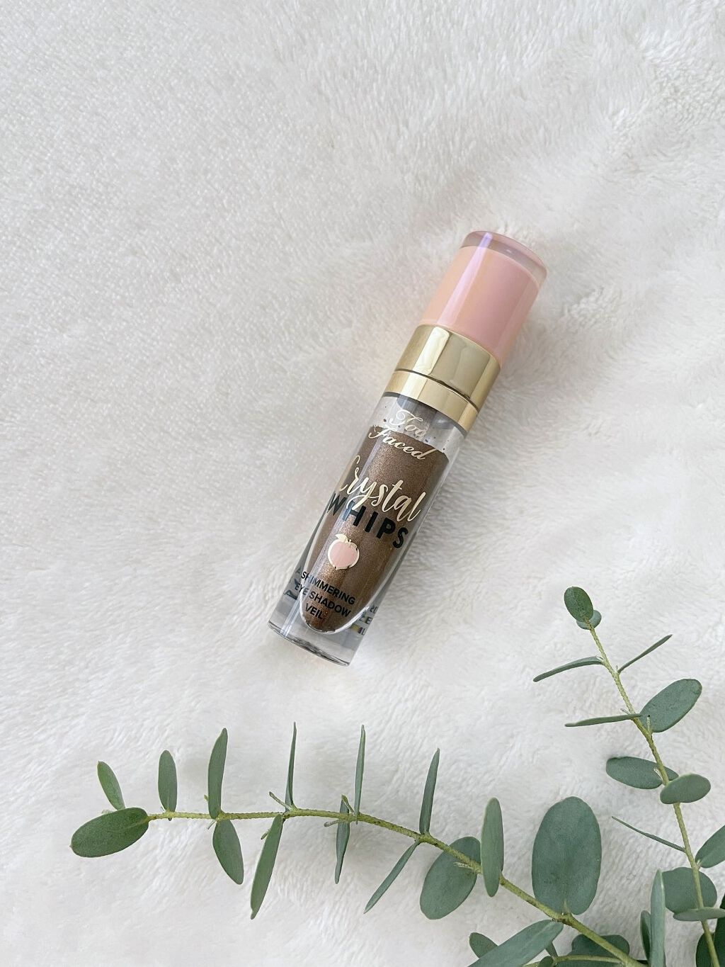 クリスタルホイップス ロングウェアリング シマ—リング アイシャドウ イッツ リット/Too Faced/リキッドアイシャドウを使ったクチコミ（3枚目）