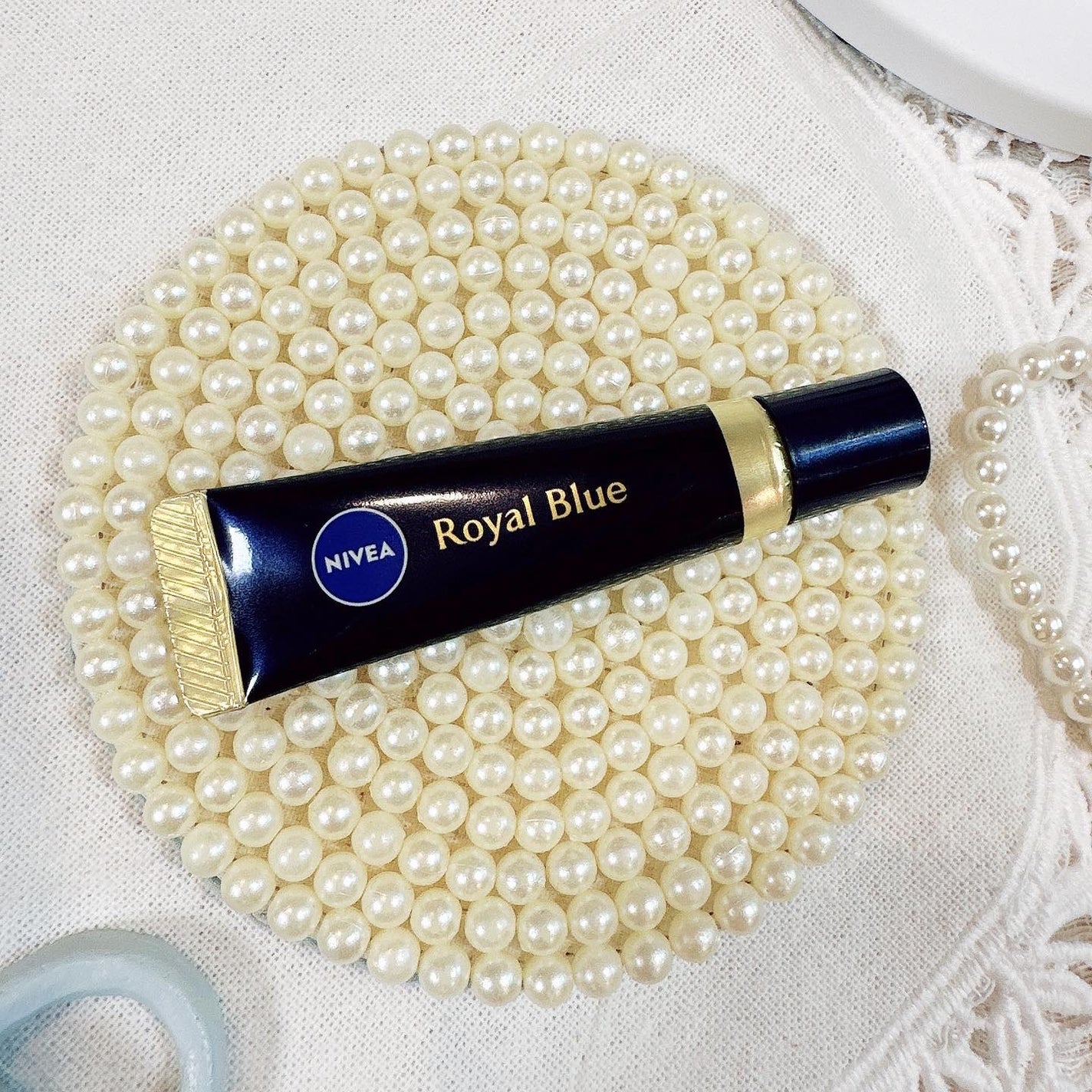 ニベア ロイヤルブルーリップ 濃密美容ケア/ニベア/リップ美容液を使ったクチコミ(2枚目)