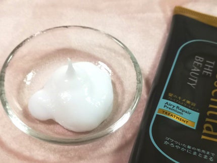 THE BEAUTY 髪のキメ美容プレミアムトリートメント<モイストリペアプレミアム>/エッセンシャル/洗い流すヘアトリートメントを使ったクチコミ(2枚目)