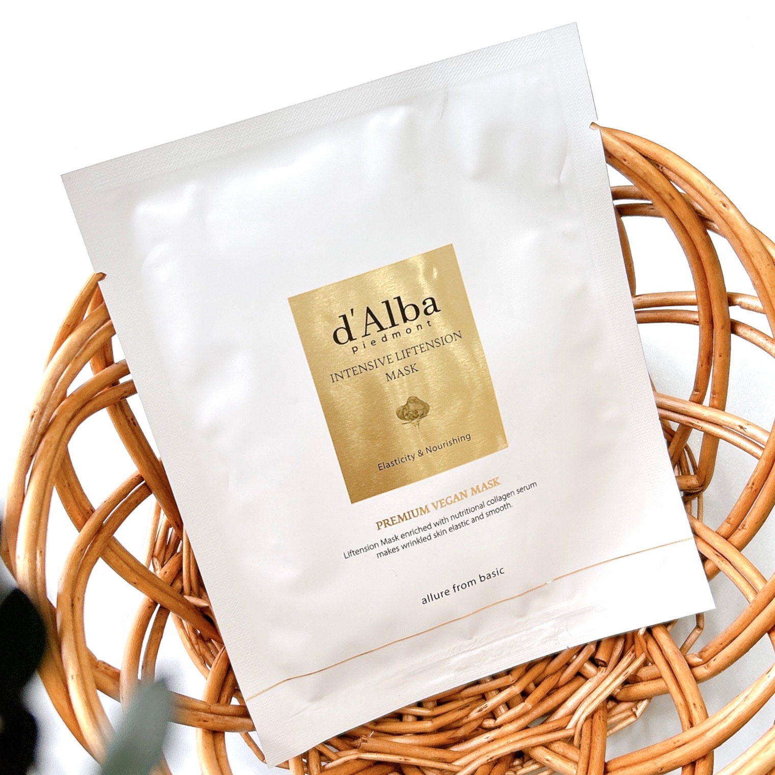 ダルバ インテンシブリフテンションマスクのクチコミ「🤍
⁡
⁡
d'Alba(ダルバ)
インテンシブリフテンションマスク
⁡
5種のヒアルロン酸と.....」（1枚目）