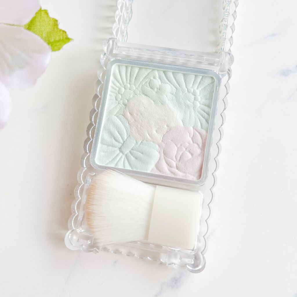 グロウフルールハイライター/キャンメイク/パウダーハイライトを使ったクチコミ（2枚目）