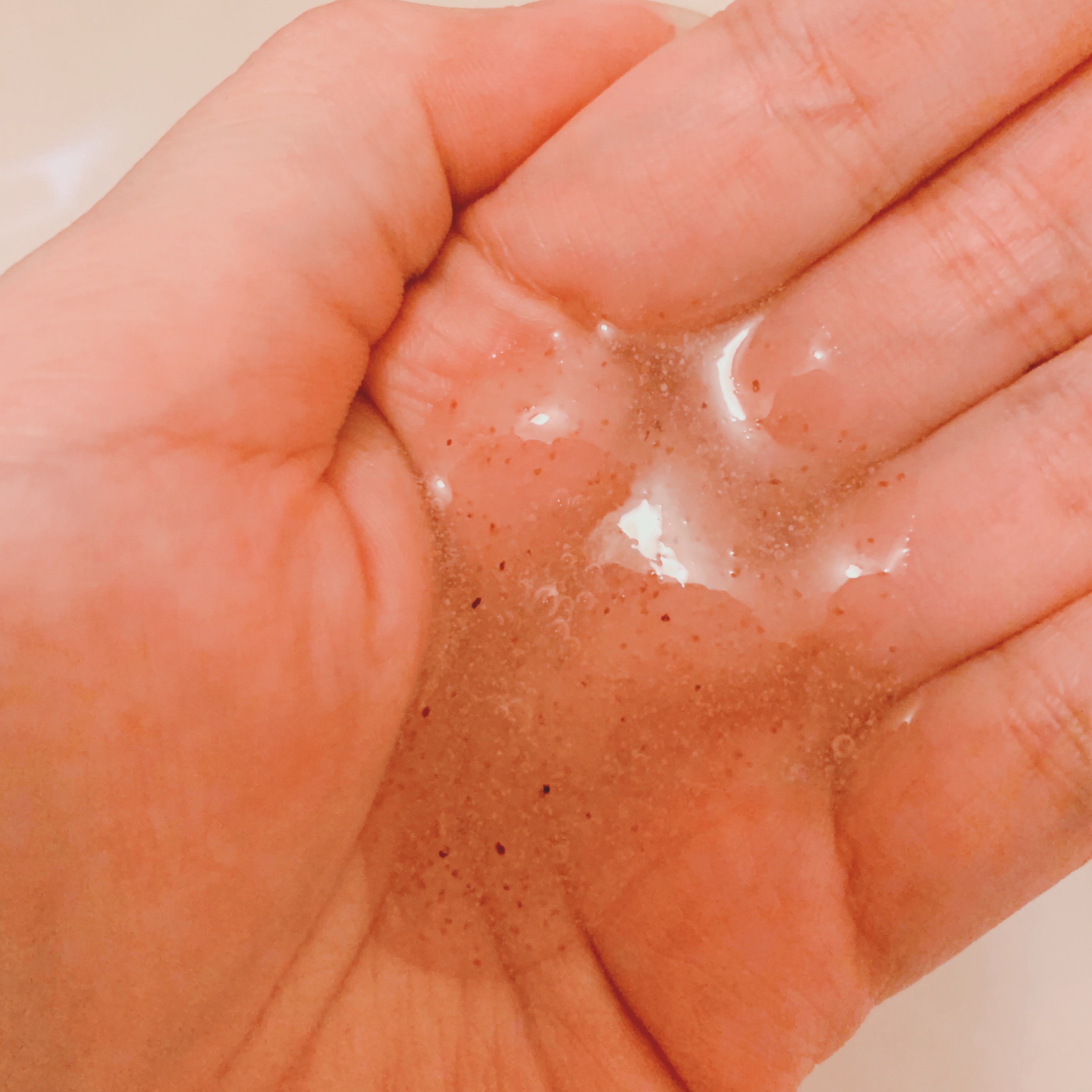 スクラブボディーウォッシュ/KUNDAL/ボディスクラブを使ったクチコミ（3枚目）