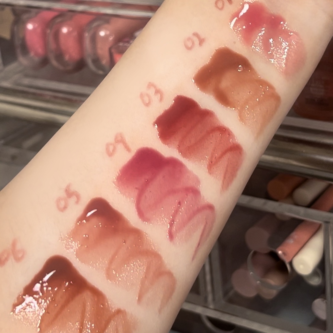 グラスティングカラーグロス/rom&nd/リップグロスを使ったクチコミ（2枚目）