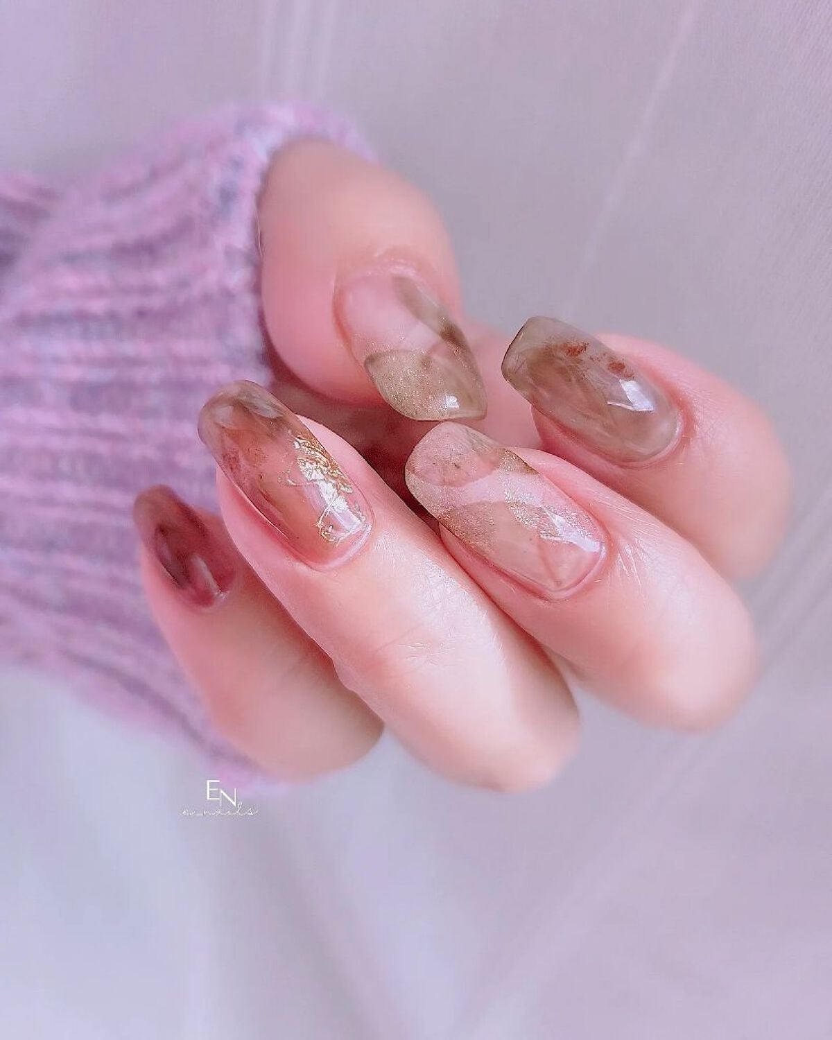 e_nails//フォロバ◎//ネイルとコスメ好きママ on LIPS 「昨日のデザインの色違いを左手にしてみました😁#ネイルチェンジ#..」(1枚目)
